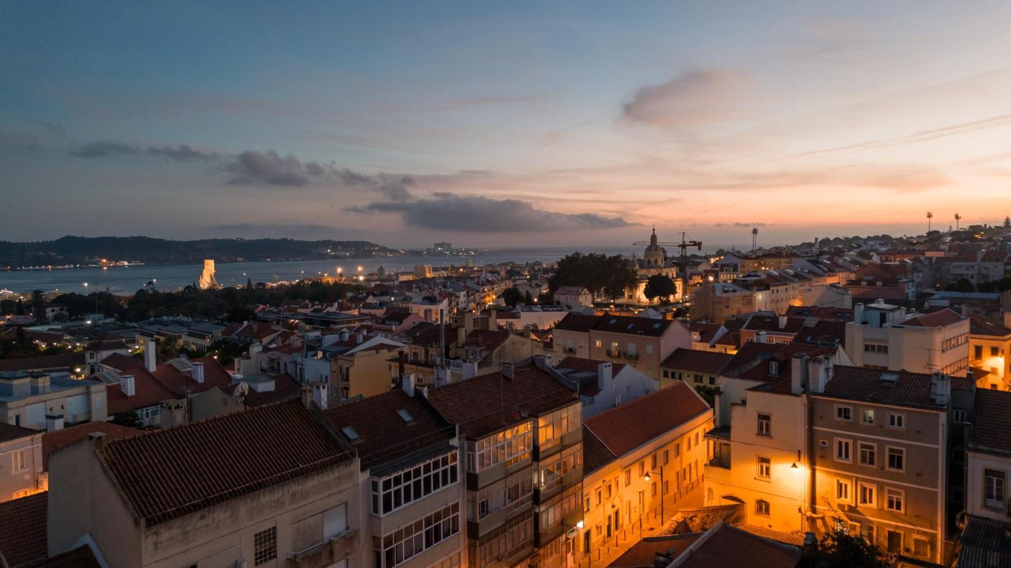 Premium Flat At Ajuda/Belem With Balcony, Parking! Daire Lisboa Dış mekan fotoğraf